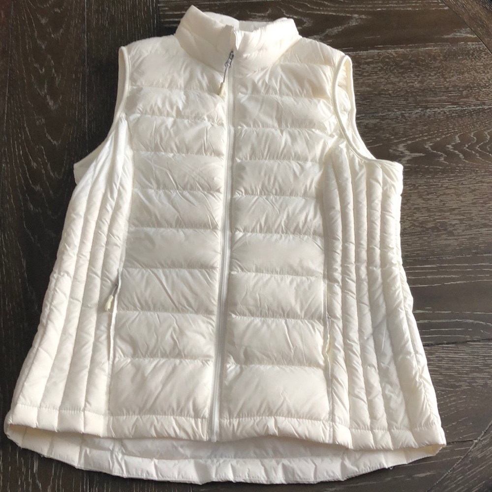 Women’s light weight white puffer vest